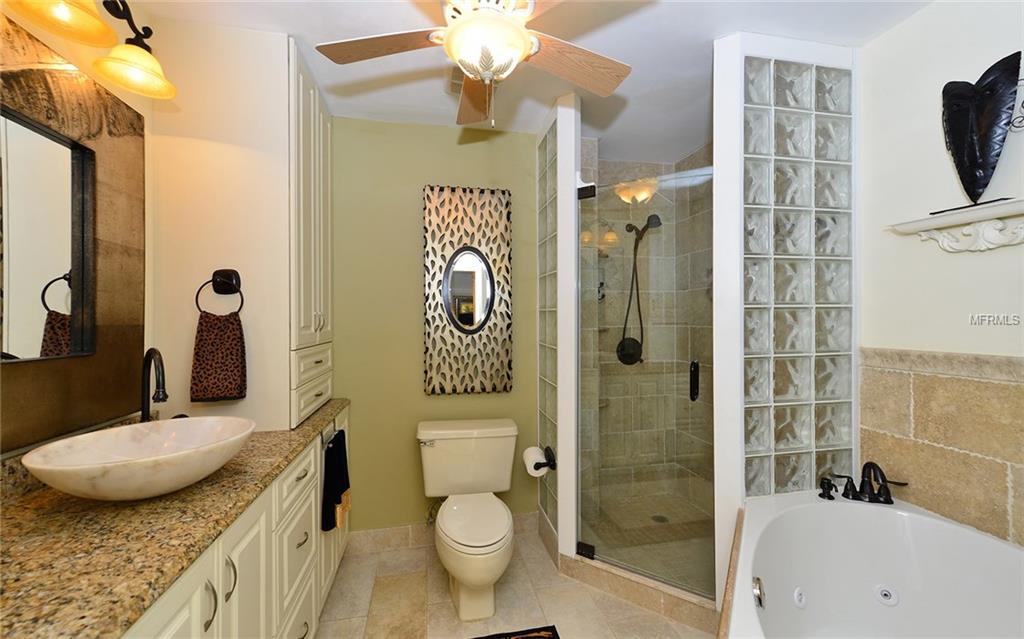 1548 STICKNEY POINT ROAD, SARASOTA, Florida 34231, 2 Bedrooms Bedrooms, 5 Rooms Rooms,2 BathroomsBathrooms,Residential,For sale,STICKNEY POINT,A4202415