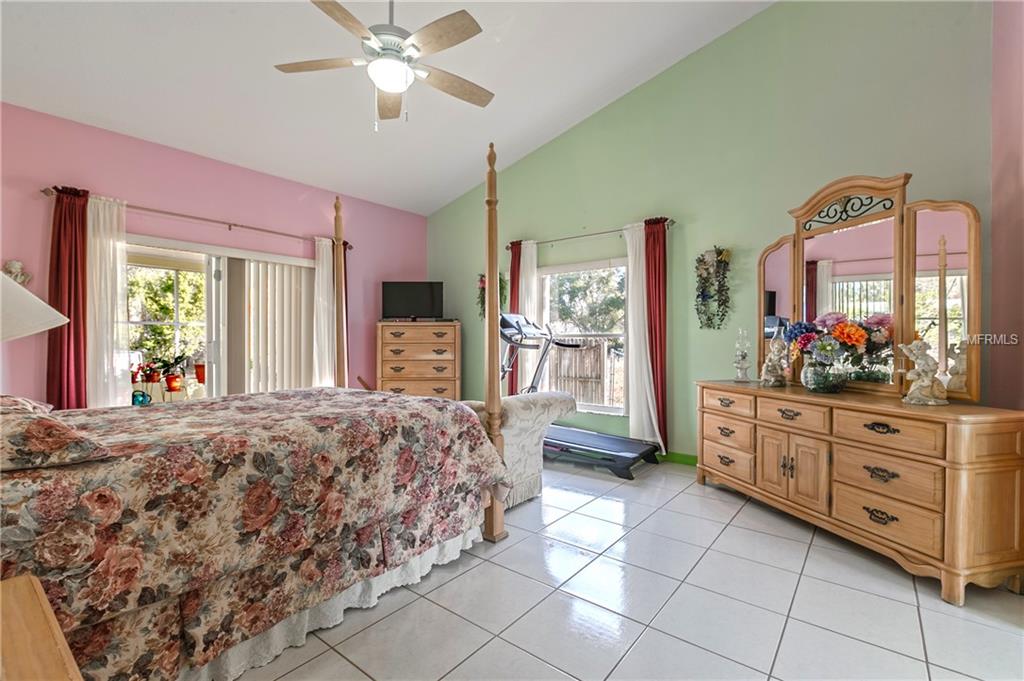 3555 S CHICKASAW TRAIL, ORLANDO, Florida 32829, 4 Bedrooms Bedrooms, 9 Rooms Rooms,2 BathroomsBathrooms,Residential,For sale,CHICKASAW,O5559659