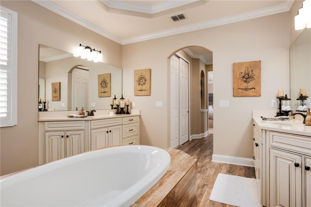 16045 HICKORY MARSH LANE, WINTER GARDEN, Florida 34787, 4 Bedrooms Bedrooms, 9 Rooms Rooms,3 BathroomsBathrooms,Residential,For sale,HICKORY MARSH,O5560612