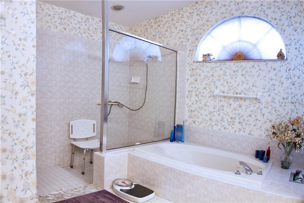 5497 OAKRIDGE DRIVE, PALM HARBOR, Florida 34685, 4 Bedrooms Bedrooms, 8 Rooms Rooms,3 BathroomsBathrooms,Residential,For sale,OAKRIDGE,U7840694