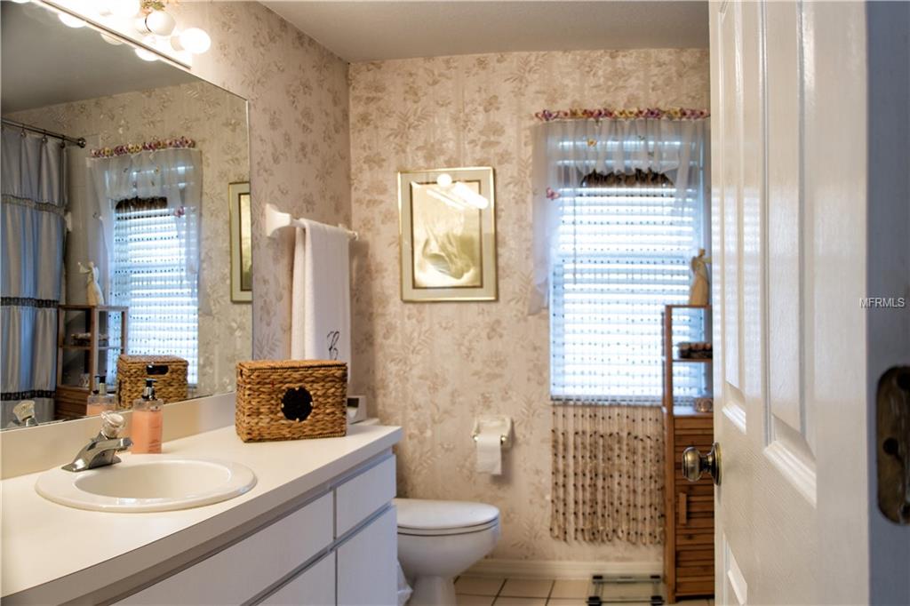 5497 OAKRIDGE DRIVE, PALM HARBOR, Florida 34685, 4 Bedrooms Bedrooms, 8 Rooms Rooms,3 BathroomsBathrooms,Residential,For sale,OAKRIDGE,U7840694