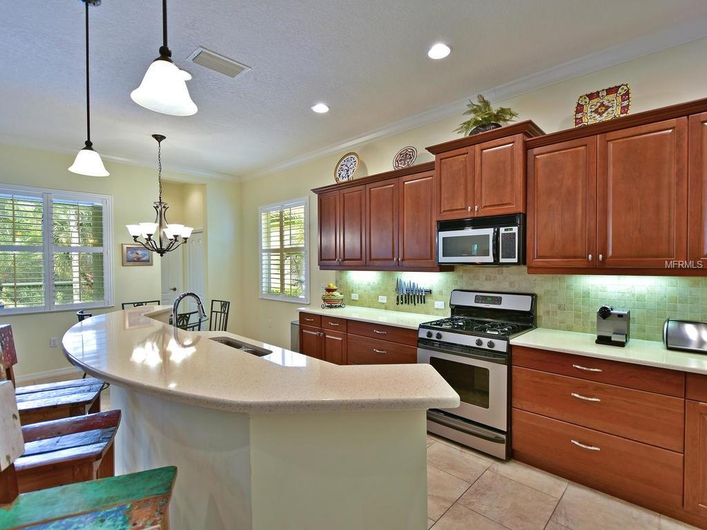 7228 LISMORE COURT, LAKEWOOD RANCH, Florida 34202, 3 Bedrooms Bedrooms, 6 Rooms Rooms,2 BathroomsBathrooms,Residential,For sale,LISMORE,A4209490