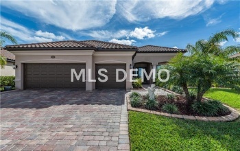 20308 REALE CIRCLE, VENICE, Florida 34293, 4 Bedrooms Bedrooms, 8 Rooms Rooms,2 BathroomsBathrooms,Residential,For sale,REALE,N5916348