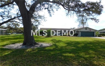 8205 WOODLAWN CIRCLE S, PALMETTO, Florida 34221, 3 Bedrooms Bedrooms, 6 Rooms Rooms,2 BathroomsBathrooms,Residential,For sale,WOODLAWN,T2928233