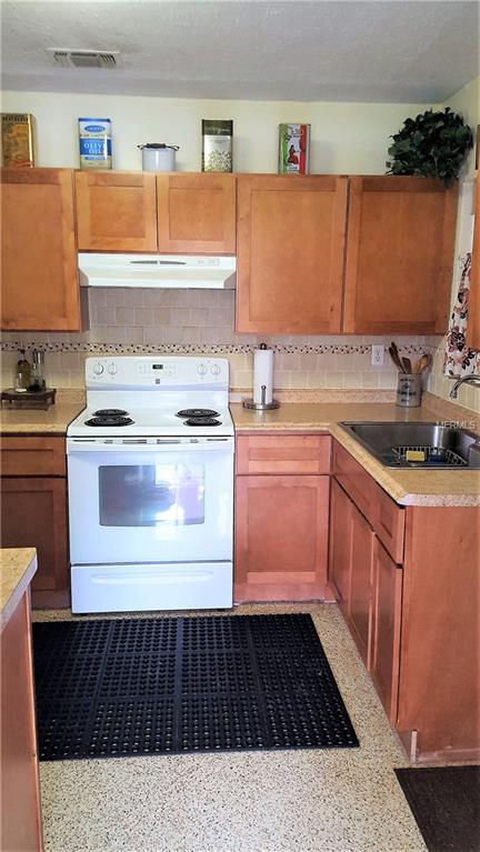 1919 LAKEWOOD DRIVE, CLEARWATER, Florida 33763, 3 Bedrooms Bedrooms, 5 Rooms Rooms,1 BathroomBathrooms,Residential,For sale,LAKEWOOD,U7847411