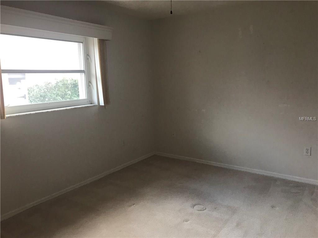 550 SILK OAK DRIVE, VENICE, Florida 34293, 3 Bedrooms Bedrooms, 8 Rooms Rooms,2 BathroomsBathrooms,Residential,For sale,SILK OAK,N5915207