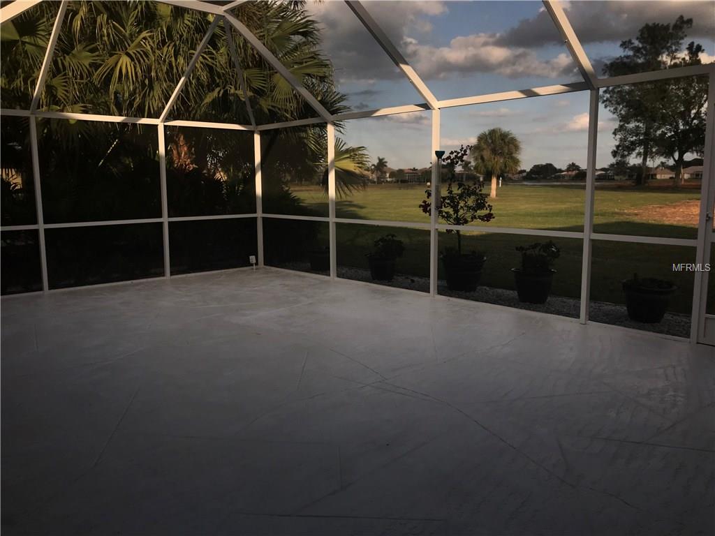 550 SILK OAK DRIVE, VENICE, Florida 34293, 3 Bedrooms Bedrooms, 8 Rooms Rooms,2 BathroomsBathrooms,Residential,For sale,SILK OAK,N5915207