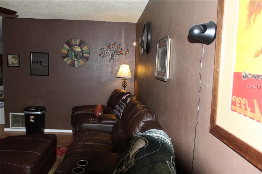 107 ARDSDALE COURT, LONGWOOD, Florida 32750, 4 Bedrooms Bedrooms, 8 Rooms Rooms,2 BathroomsBathrooms,Residential,For sale,ARDSDALE,O5560616