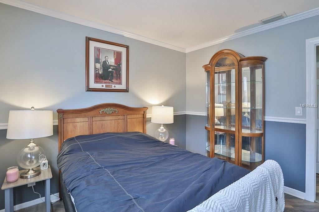 1556 HUNTINGTON LANE, CLEARWATER, Florida 33755, 3 Bedrooms Bedrooms, 5 Rooms Rooms,2 BathroomsBathrooms,Residential,For sale,HUNTINGTON,T2928234