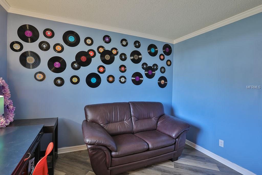 1556 HUNTINGTON LANE, CLEARWATER, Florida 33755, 3 Bedrooms Bedrooms, 5 Rooms Rooms,2 BathroomsBathrooms,Residential,For sale,HUNTINGTON,T2928234