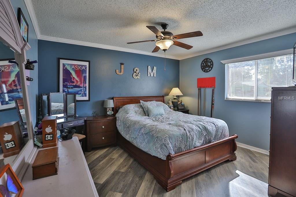 1556 HUNTINGTON LANE, CLEARWATER, Florida 33755, 3 Bedrooms Bedrooms, 5 Rooms Rooms,2 BathroomsBathrooms,Residential,For sale,HUNTINGTON,T2928234