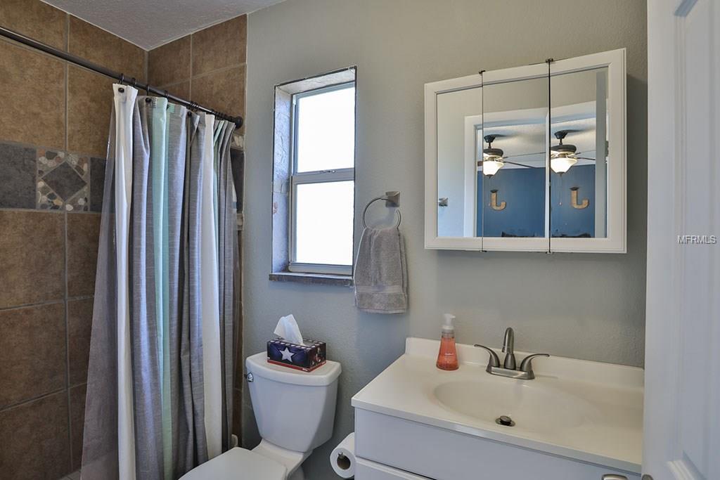 1556 HUNTINGTON LANE, CLEARWATER, Florida 33755, 3 Bedrooms Bedrooms, 5 Rooms Rooms,2 BathroomsBathrooms,Residential,For sale,HUNTINGTON,T2928234