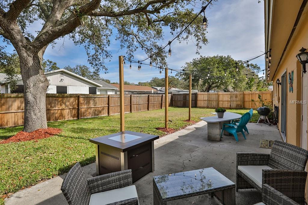 1556 HUNTINGTON LANE, CLEARWATER, Florida 33755, 3 Bedrooms Bedrooms, 5 Rooms Rooms,2 BathroomsBathrooms,Residential,For sale,HUNTINGTON,T2928234