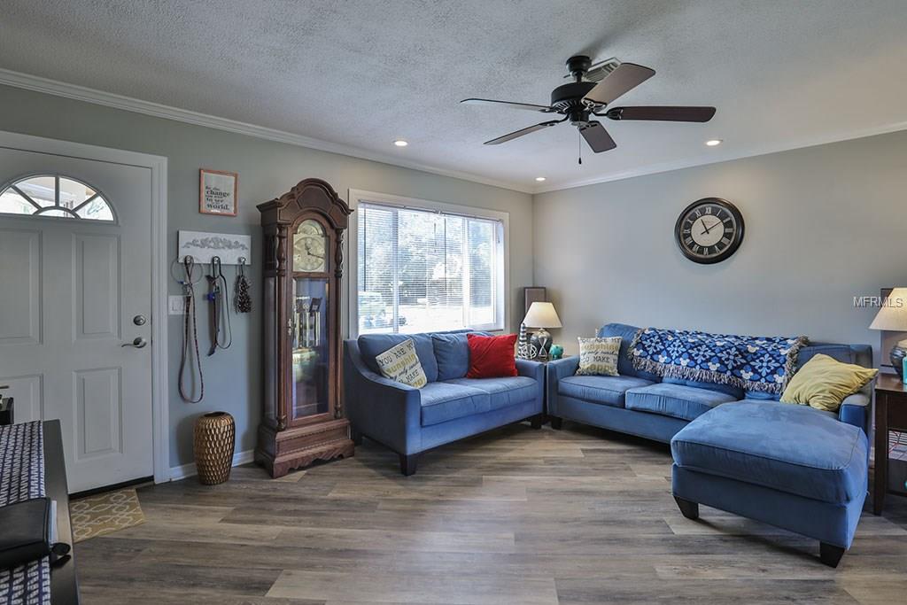 1556 HUNTINGTON LANE, CLEARWATER, Florida 33755, 3 Bedrooms Bedrooms, 5 Rooms Rooms,2 BathroomsBathrooms,Residential,For sale,HUNTINGTON,T2928234