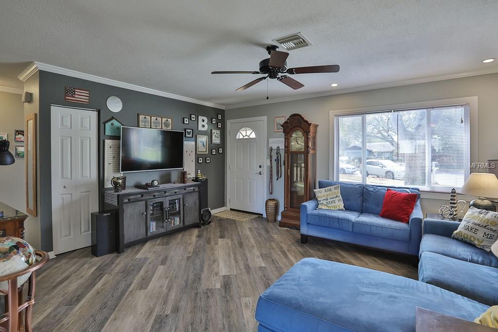 1556 HUNTINGTON LANE, CLEARWATER, Florida 33755, 3 Bedrooms Bedrooms, 5 Rooms Rooms,2 BathroomsBathrooms,Residential,For sale,HUNTINGTON,T2928234