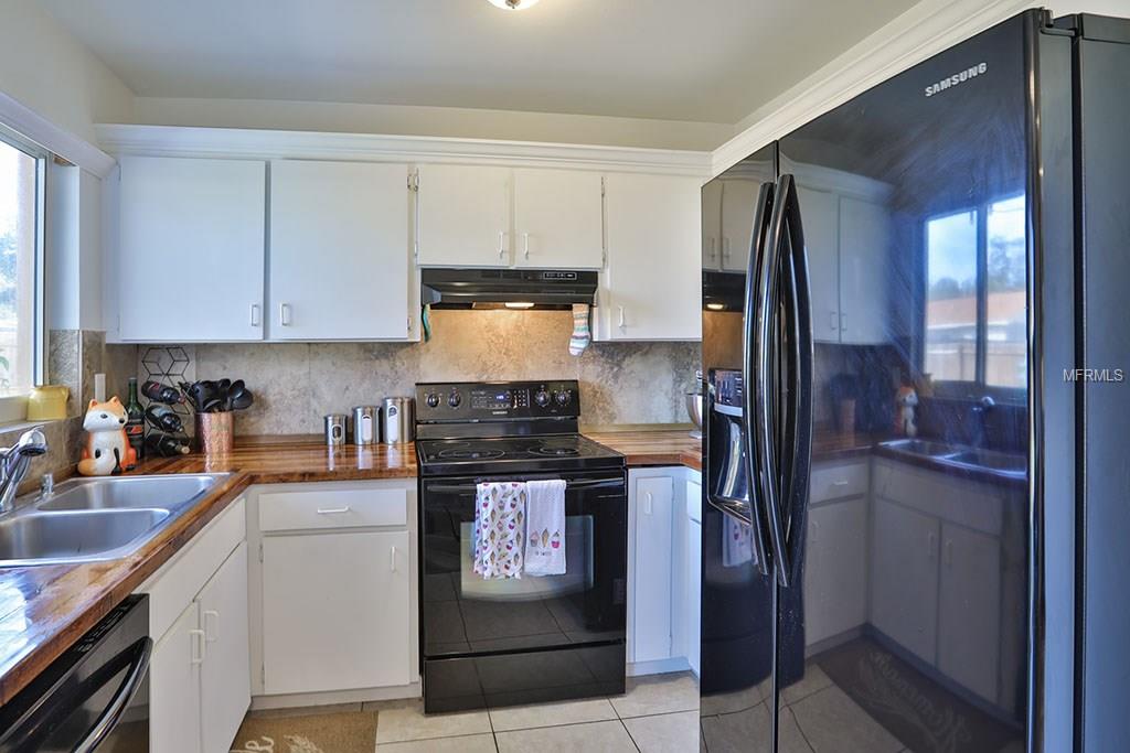 1556 HUNTINGTON LANE, CLEARWATER, Florida 33755, 3 Bedrooms Bedrooms, 5 Rooms Rooms,2 BathroomsBathrooms,Residential,For sale,HUNTINGTON,T2928234