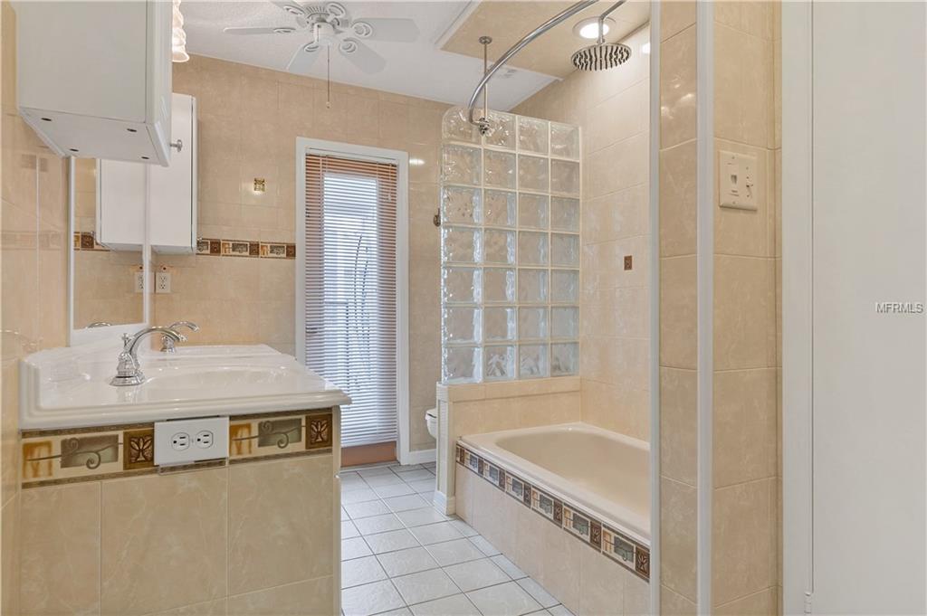 5252 KEYSVILLE AVENUE, SPRING HILL, Florida 34608, 3 Bedrooms Bedrooms, 8 Rooms Rooms,2 BathroomsBathrooms,Residential,For sale,KEYSVILLE,W7637849