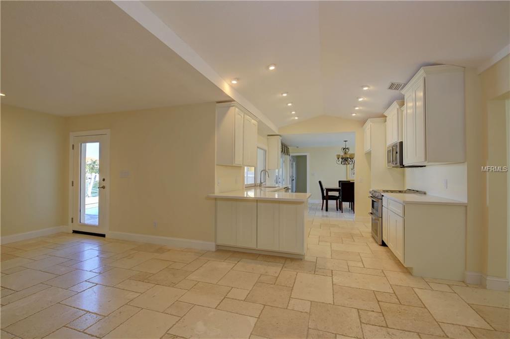 310 PALM ISLAND SE, CLEARWATER BEACH, Florida 33767, 4 Bedrooms Bedrooms, 4 Rooms Rooms,3 BathroomsBathrooms,Residential,For sale,PALM,U7837893