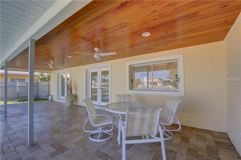 310 PALM ISLAND SE, CLEARWATER BEACH, Florida 33767, 4 Bedrooms Bedrooms, 4 Rooms Rooms,3 BathroomsBathrooms,Residential,For sale,PALM,U7837893