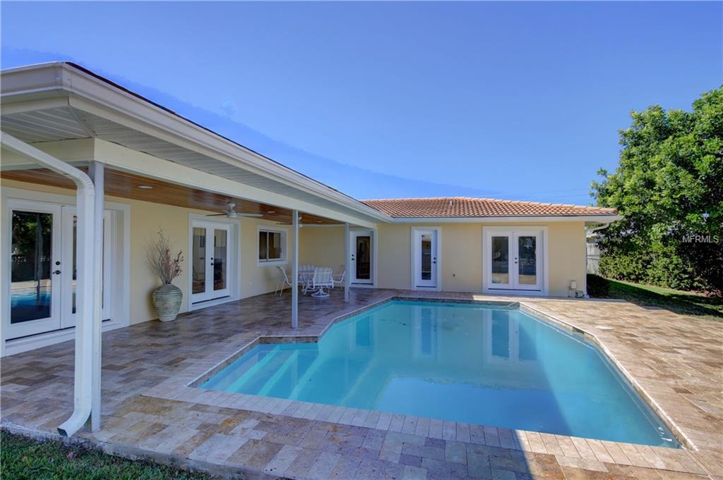 310 PALM ISLAND SE, CLEARWATER BEACH, Florida 33767, 4 Bedrooms Bedrooms, 4 Rooms Rooms,3 BathroomsBathrooms,Residential,For sale,PALM,U7837893