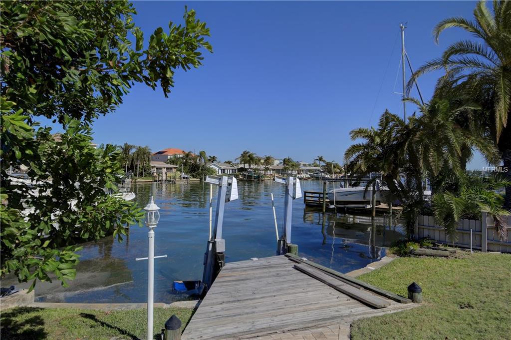 310 PALM ISLAND SE, CLEARWATER BEACH, Florida 33767, 4 Bedrooms Bedrooms, 4 Rooms Rooms,3 BathroomsBathrooms,Residential,For sale,PALM,U7837893