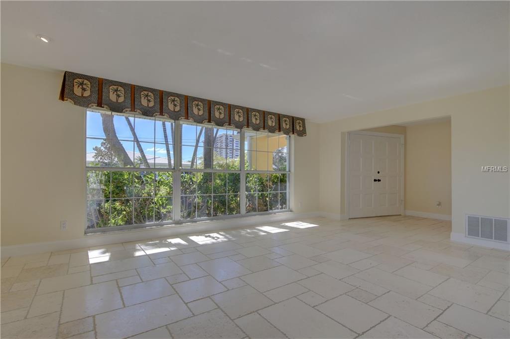 310 PALM ISLAND SE, CLEARWATER BEACH, Florida 33767, 4 Bedrooms Bedrooms, 4 Rooms Rooms,3 BathroomsBathrooms,Residential,For sale,PALM,U7837893