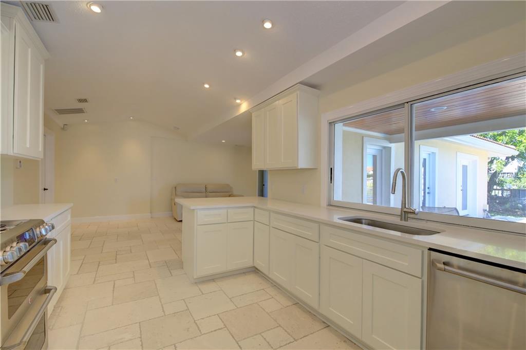 310 PALM ISLAND SE, CLEARWATER BEACH, Florida 33767, 4 Bedrooms Bedrooms, 4 Rooms Rooms,3 BathroomsBathrooms,Residential,For sale,PALM,U7837893