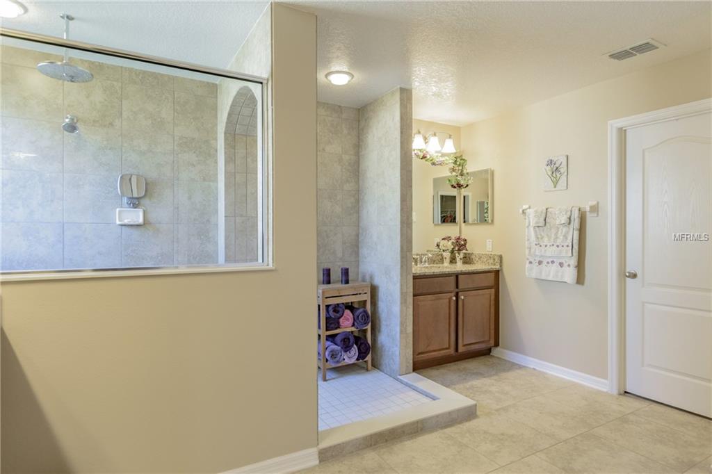 4284 BUGLE STREET, CLERMONT, Florida 34711, 5 Bedrooms Bedrooms, 9 Rooms Rooms,4 BathroomsBathrooms,Residential,For sale,BUGLE,O5558307