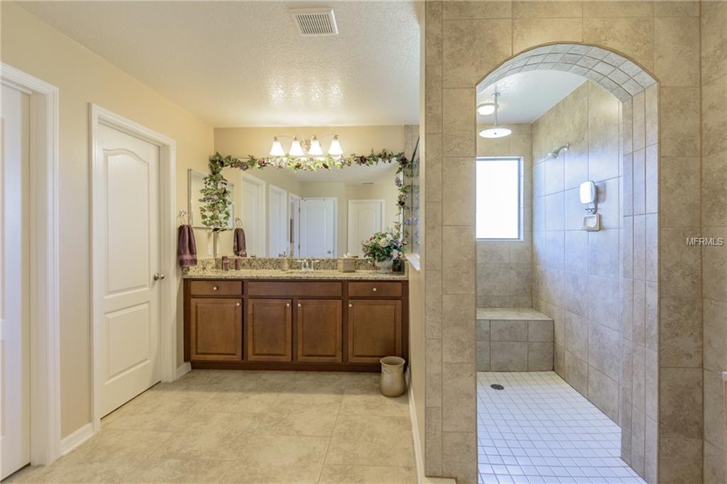 4284 BUGLE STREET, CLERMONT, Florida 34711, 5 Bedrooms Bedrooms, 9 Rooms Rooms,4 BathroomsBathrooms,Residential,For sale,BUGLE,O5558307