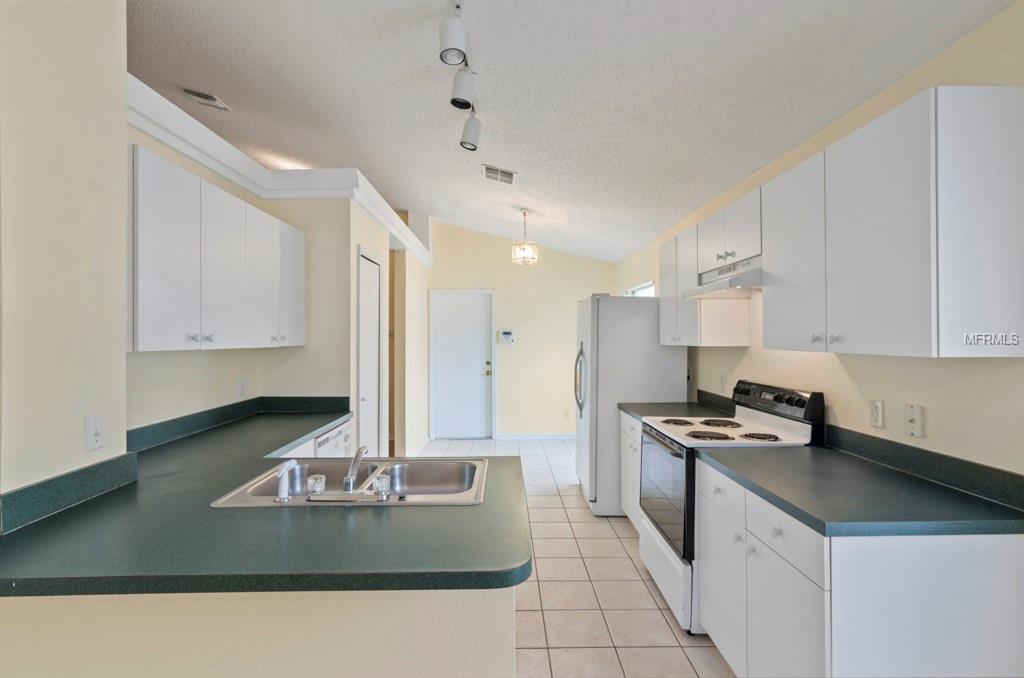 1068 SHEELER HILLS DRIVE, APOPKA, Florida 32703, 3 Bedrooms Bedrooms, 7 Rooms Rooms,2 BathroomsBathrooms,Residential,For sale,SHEELER HILLS,O5561740