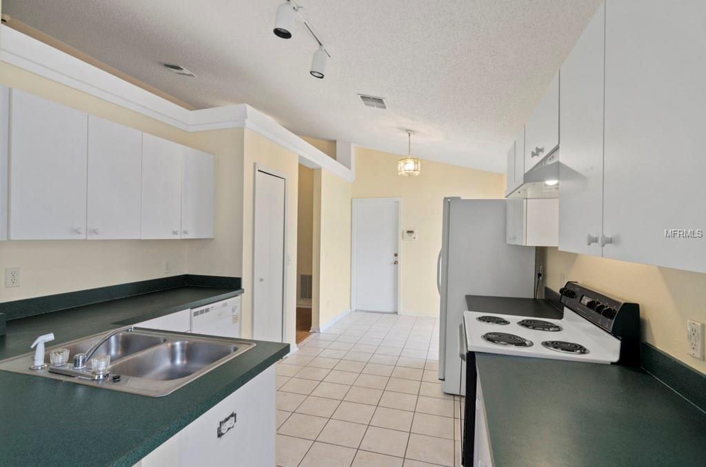 1068 SHEELER HILLS DRIVE, APOPKA, Florida 32703, 3 Bedrooms Bedrooms, 7 Rooms Rooms,2 BathroomsBathrooms,Residential,For sale,SHEELER HILLS,O5561740