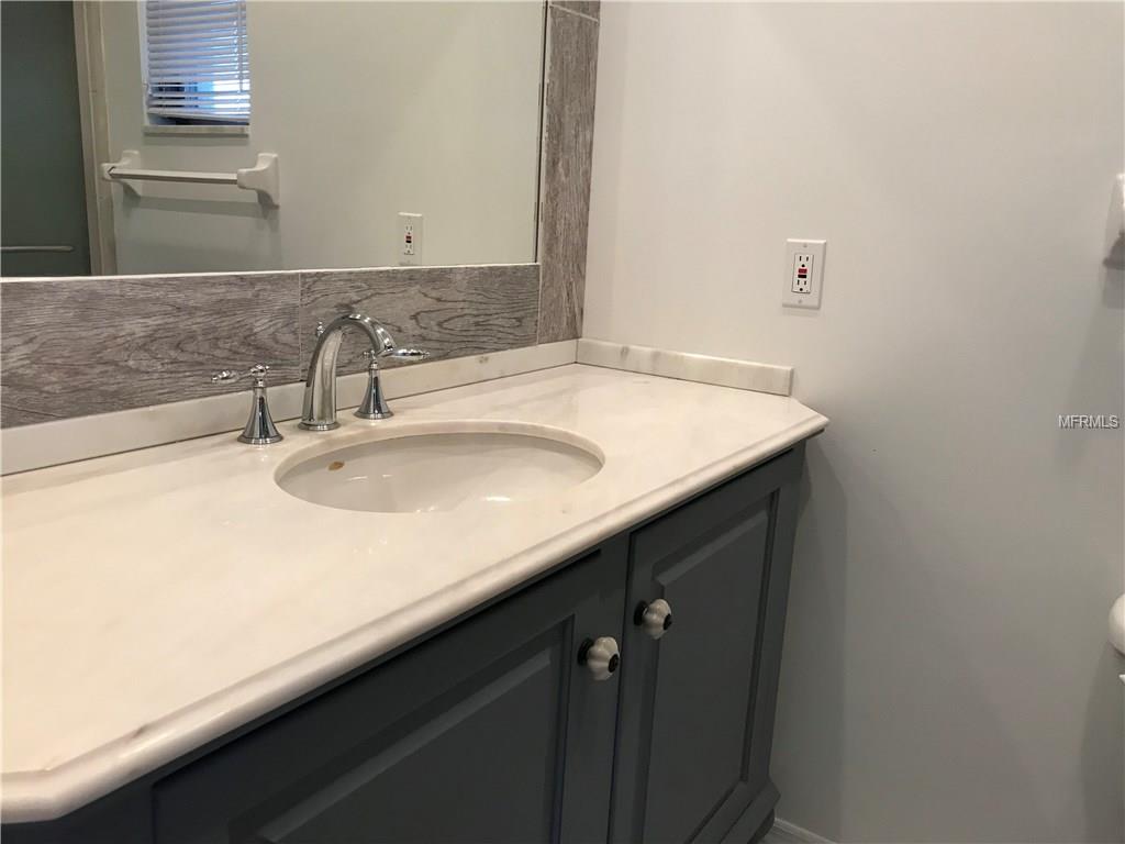 3230 BRUNSWICK LANE, SARASOTA, Florida 34239, 2 Bedrooms Bedrooms, 6 Rooms Rooms,2 BathroomsBathrooms,Residential,For sale,BRUNSWICK,A4175978