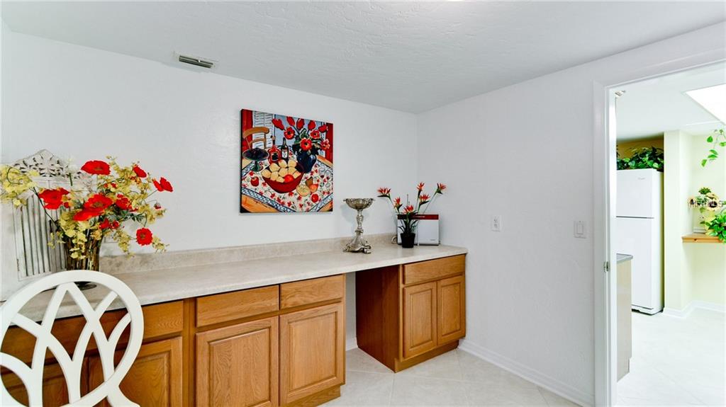 3230 BRUNSWICK LANE, SARASOTA, Florida 34239, 2 Bedrooms Bedrooms, 6 Rooms Rooms,2 BathroomsBathrooms,Residential,For sale,BRUNSWICK,A4175978