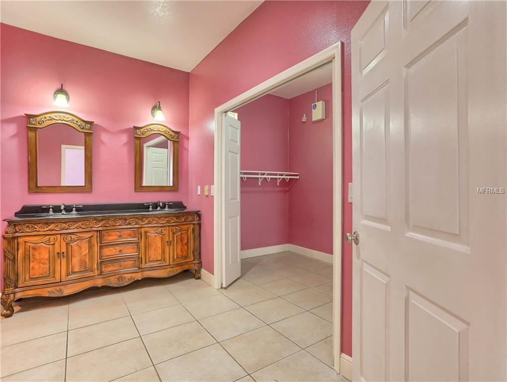 7419 SAVANNAH LANE, TAMPA, Florida 33637, 5 Bedrooms Bedrooms, 14 Rooms Rooms,4 BathroomsBathrooms,Residential,For sale,SAVANNAH,U7823620