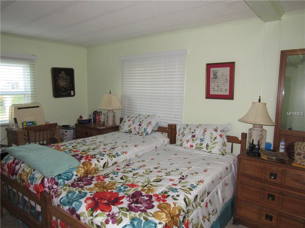 61 LAKEVIEW DRIVE, NORTH PORT, Florida 34287, 2 Bedrooms Bedrooms, 7 Rooms Rooms,2 BathroomsBathrooms,Residential,For sale,LAKEVIEW,C7246920