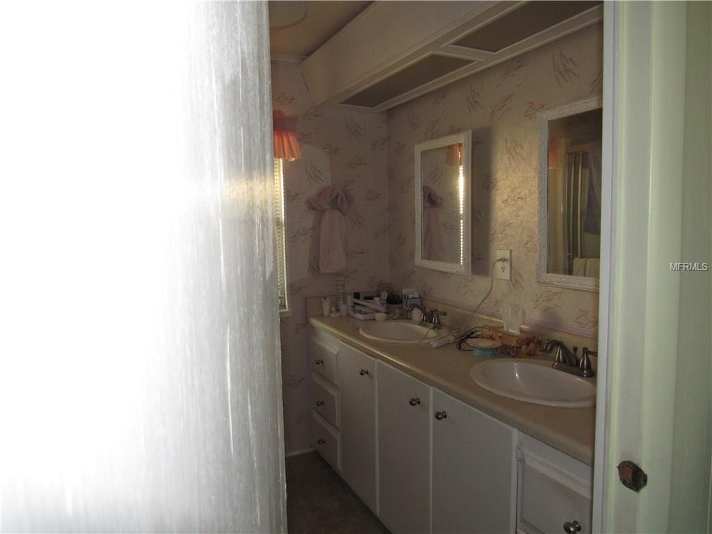 61 LAKEVIEW DRIVE, NORTH PORT, Florida 34287, 2 Bedrooms Bedrooms, 7 Rooms Rooms,2 BathroomsBathrooms,Residential,For sale,LAKEVIEW,C7246920