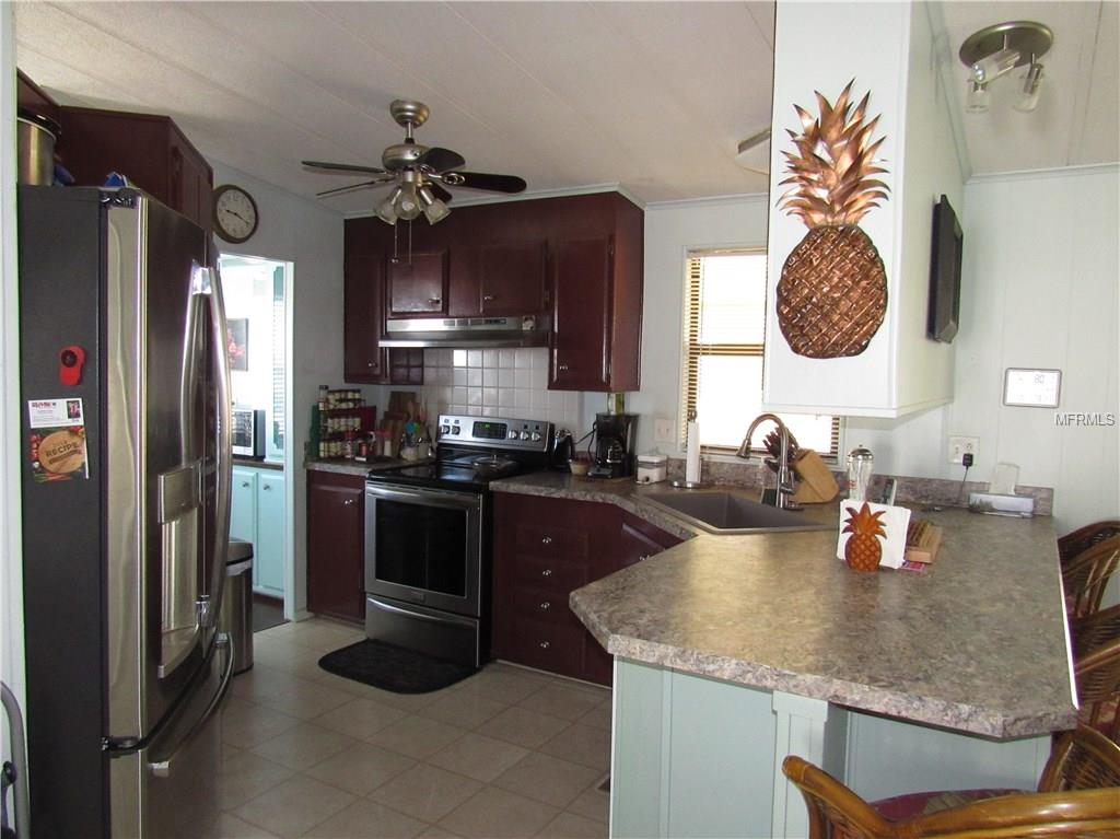 61 LAKEVIEW DRIVE, NORTH PORT, Florida 34287, 2 Bedrooms Bedrooms, 7 Rooms Rooms,2 BathroomsBathrooms,Residential,For sale,LAKEVIEW,C7246920