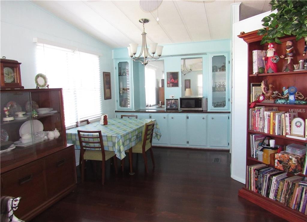 61 LAKEVIEW DRIVE, NORTH PORT, Florida 34287, 2 Bedrooms Bedrooms, 7 Rooms Rooms,2 BathroomsBathrooms,Residential,For sale,LAKEVIEW,C7246920