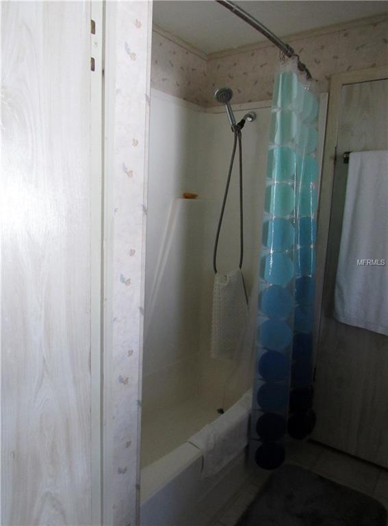 61 LAKEVIEW DRIVE, NORTH PORT, Florida 34287, 2 Bedrooms Bedrooms, 7 Rooms Rooms,2 BathroomsBathrooms,Residential,For sale,LAKEVIEW,C7246920