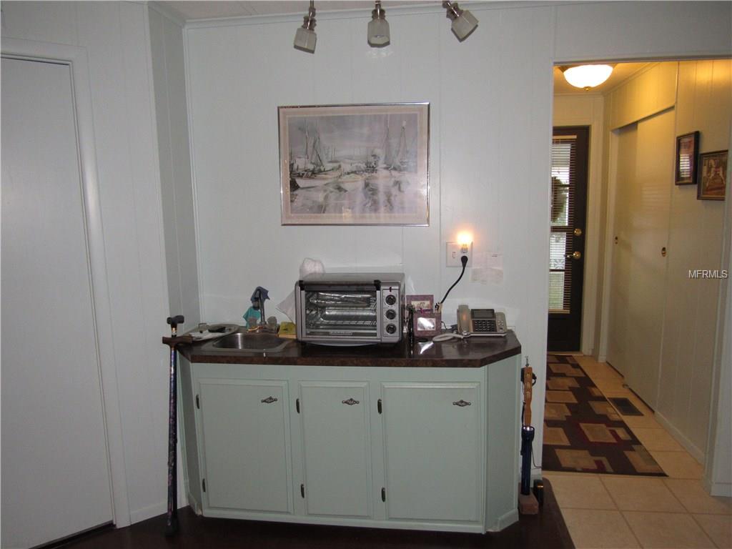 61 LAKEVIEW DRIVE, NORTH PORT, Florida 34287, 2 Bedrooms Bedrooms, 7 Rooms Rooms,2 BathroomsBathrooms,Residential,For sale,LAKEVIEW,C7246920