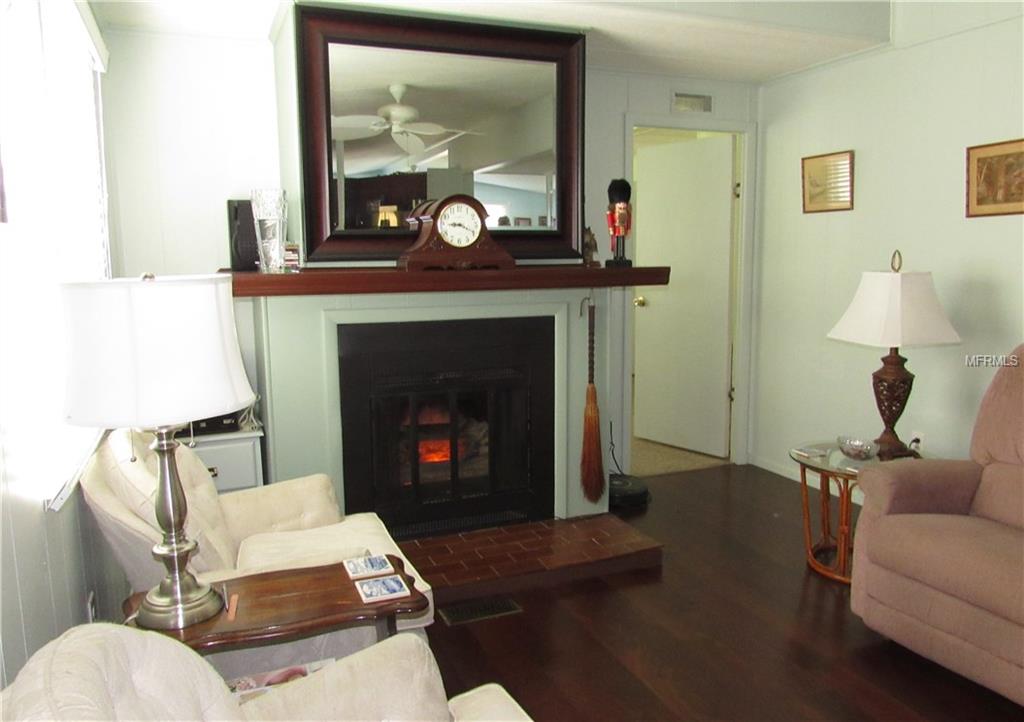 61 LAKEVIEW DRIVE, NORTH PORT, Florida 34287, 2 Bedrooms Bedrooms, 7 Rooms Rooms,2 BathroomsBathrooms,Residential,For sale,LAKEVIEW,C7246920