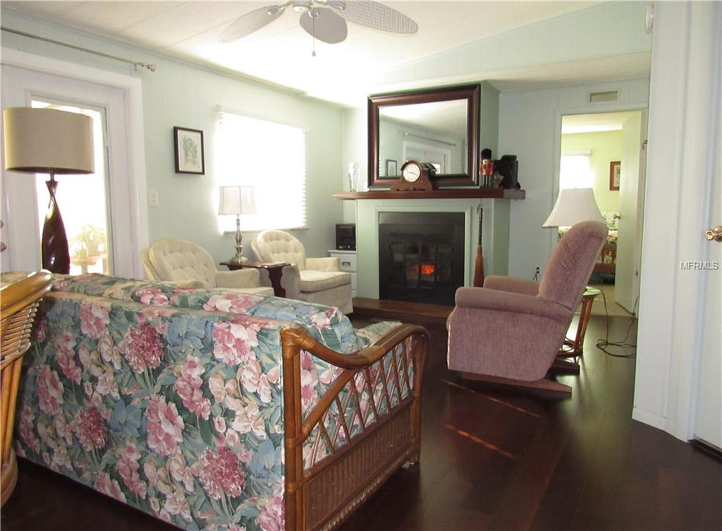 61 LAKEVIEW DRIVE, NORTH PORT, Florida 34287, 2 Bedrooms Bedrooms, 7 Rooms Rooms,2 BathroomsBathrooms,Residential,For sale,LAKEVIEW,C7246920