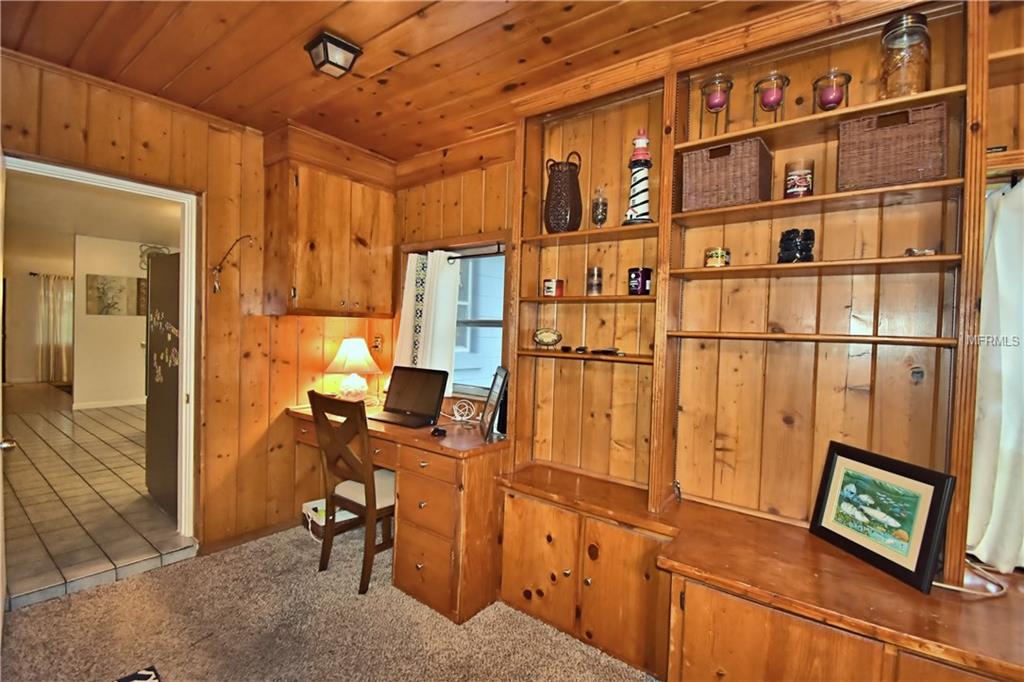 1500 AVENUE H NE, WINTER HAVEN, Florida 33881, 4 Bedrooms Bedrooms, 7 Rooms Rooms,2 BathroomsBathrooms,Residential,For sale,AVENUE H,P4718498