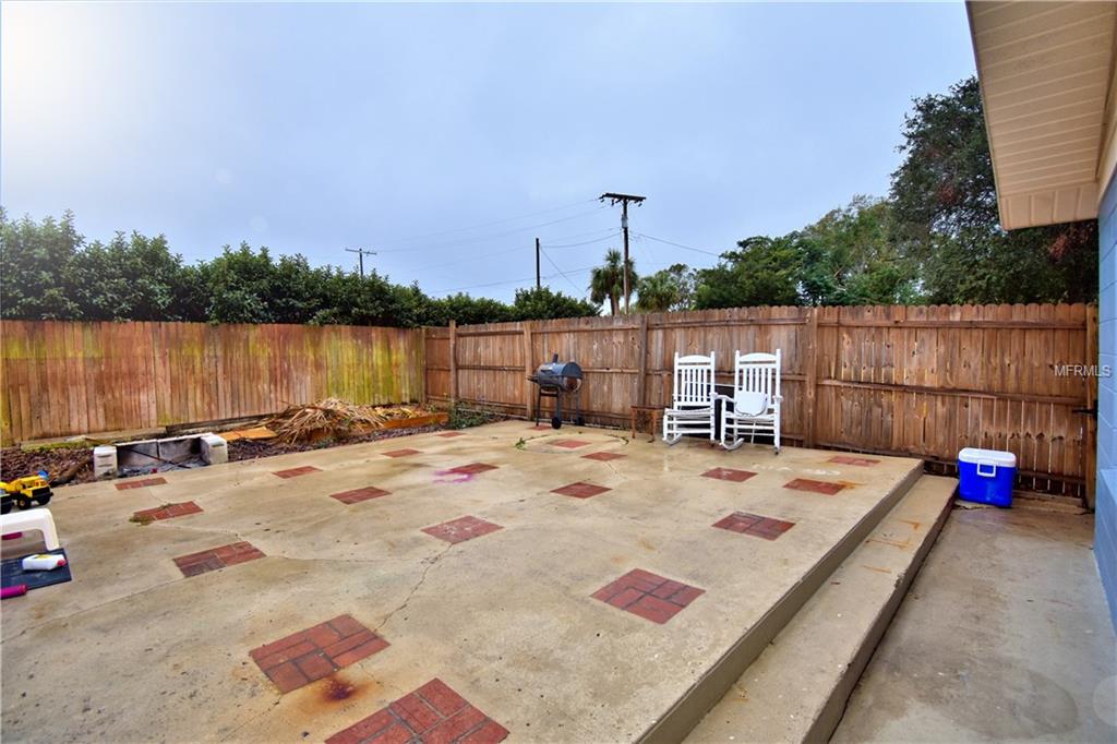 1500 AVENUE H NE, WINTER HAVEN, Florida 33881, 4 Bedrooms Bedrooms, 7 Rooms Rooms,2 BathroomsBathrooms,Residential,For sale,AVENUE H,P4718498