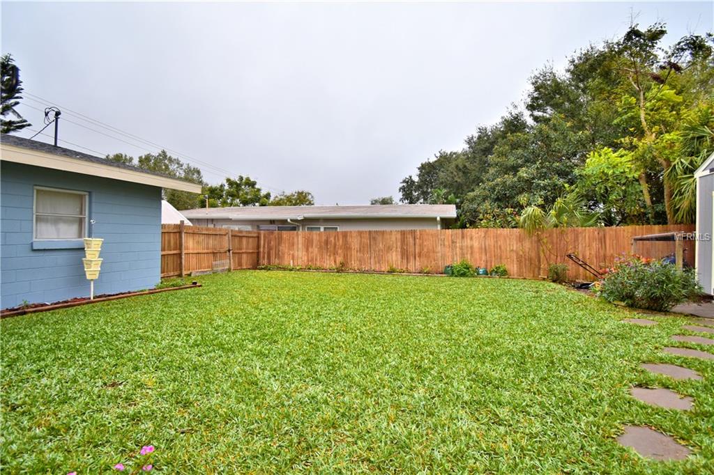 1500 AVENUE H NE, WINTER HAVEN, Florida 33881, 4 Bedrooms Bedrooms, 7 Rooms Rooms,2 BathroomsBathrooms,Residential,For sale,AVENUE H,P4718498