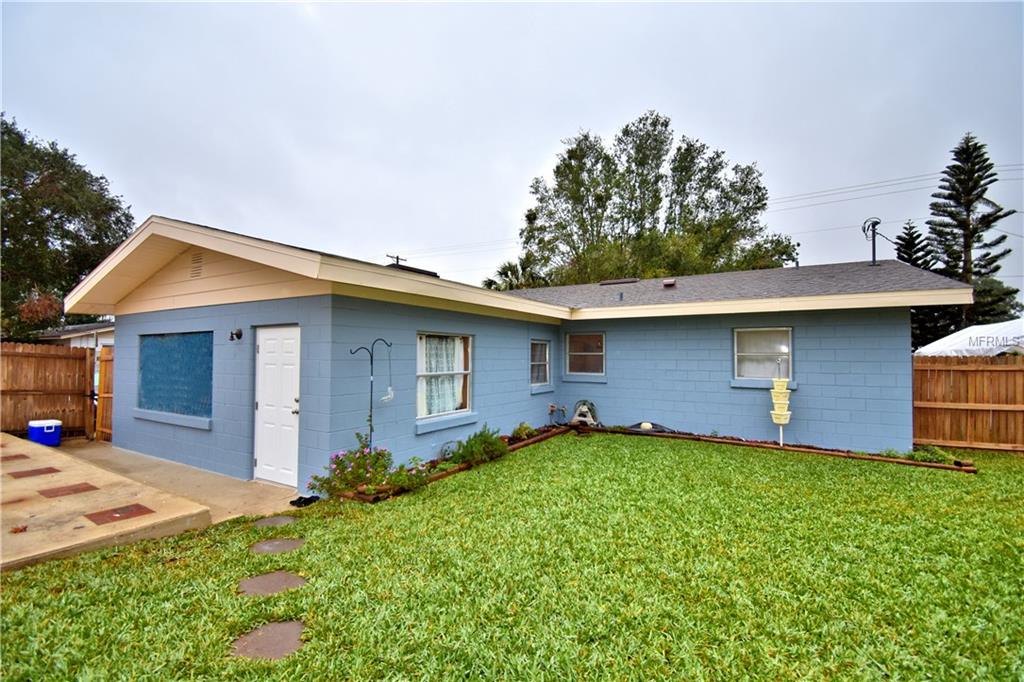 1500 AVENUE H NE, WINTER HAVEN, Florida 33881, 4 Bedrooms Bedrooms, 7 Rooms Rooms,2 BathroomsBathrooms,Residential,For sale,AVENUE H,P4718498