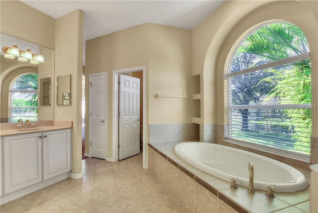 1111 OXBRIDGE DRIVE, LUTZ, Florida 33549, 5 Bedrooms Bedrooms, 12 Rooms Rooms,5 BathroomsBathrooms,Residential,For sale,OXBRIDGE,T2922140