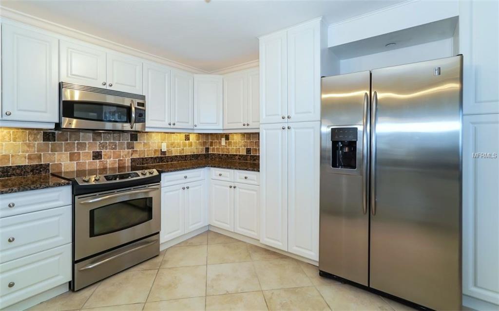 1 BENJAMIN FRANKLIN DRIVE, SARASOTA, Florida 34236, 2 Bedrooms Bedrooms, 5 Rooms Rooms,2 BathroomsBathrooms,Residential,For sale,BENJAMIN FRANKLIN,A4207387