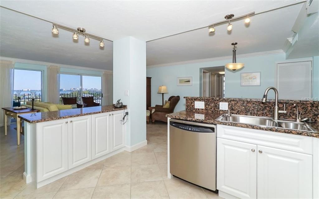 1 BENJAMIN FRANKLIN DRIVE, SARASOTA, Florida 34236, 2 Bedrooms Bedrooms, 5 Rooms Rooms,2 BathroomsBathrooms,Residential,For sale,BENJAMIN FRANKLIN,A4207387