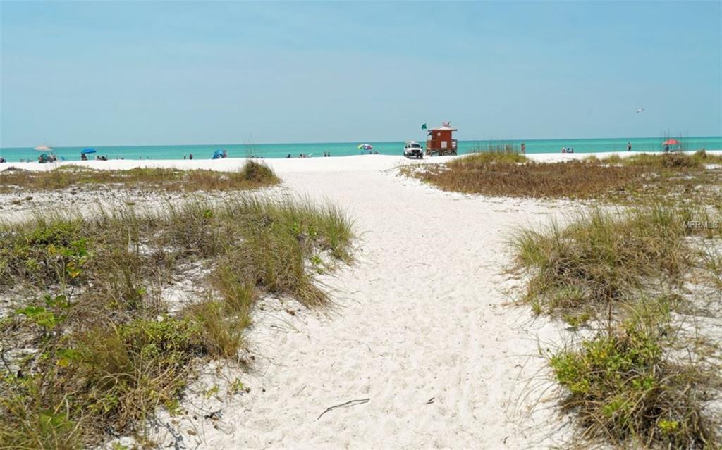 1 BENJAMIN FRANKLIN DRIVE, SARASOTA, Florida 34236, 2 Bedrooms Bedrooms, 5 Rooms Rooms,2 BathroomsBathrooms,Residential,For sale,BENJAMIN FRANKLIN,A4207387